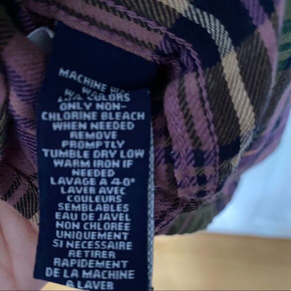 Chaps Plaid Button Down Blouse with Double pockets - Picture 4 of 4